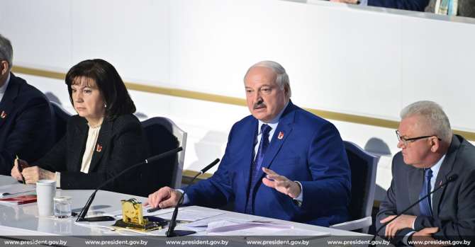 «Лукашенко не пел гимн Беларуси и даже не пытался». Как политик будет использовать ВНС?
